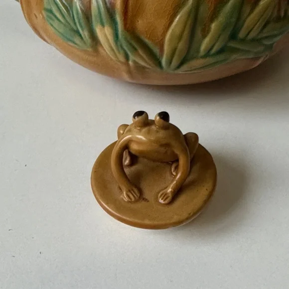 Ceramic Bamboo-Inspired Teapot w/Frog & Handle & 2 cans of The Republic of Tea - Picture 7 of 16